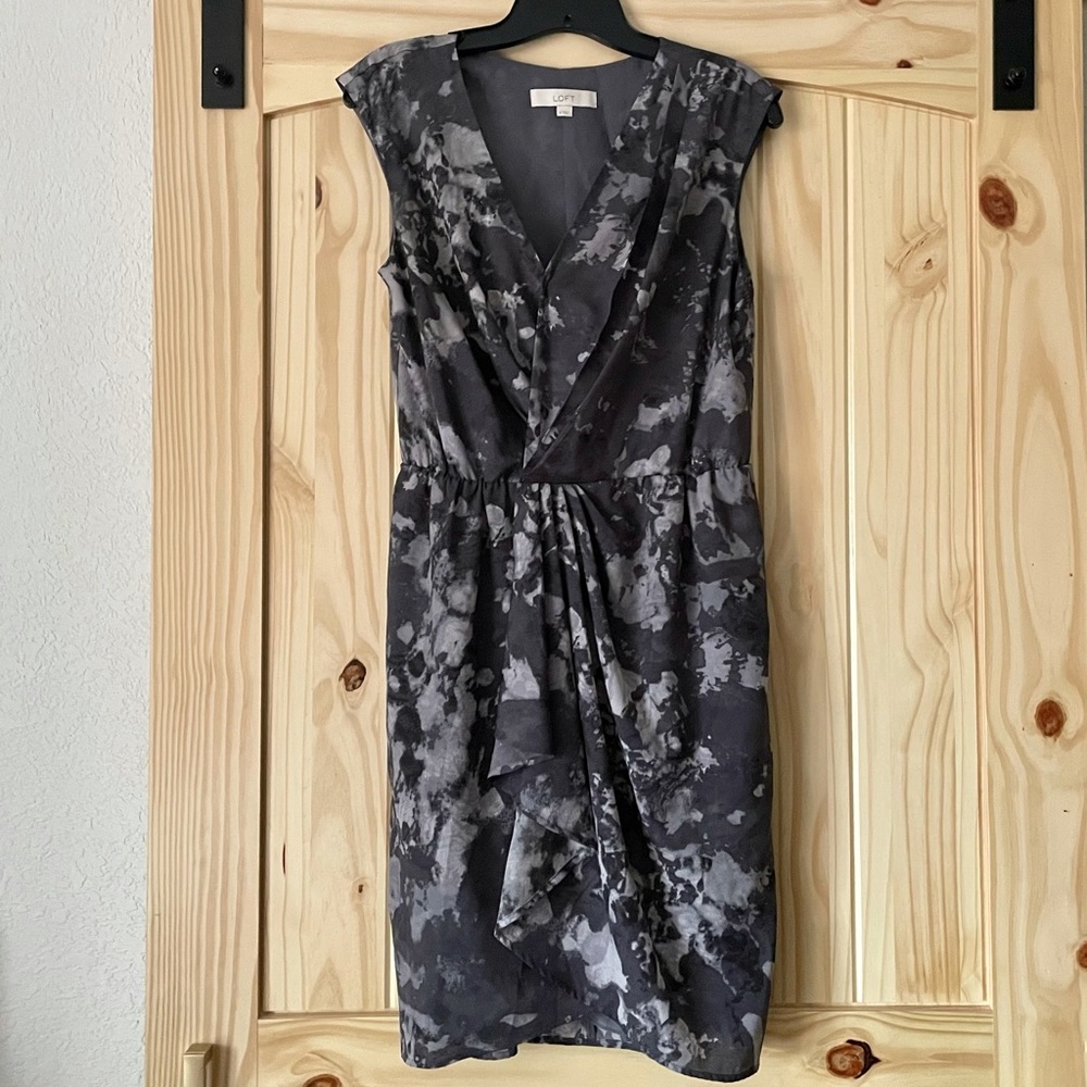 LOFT sleeveless Dress